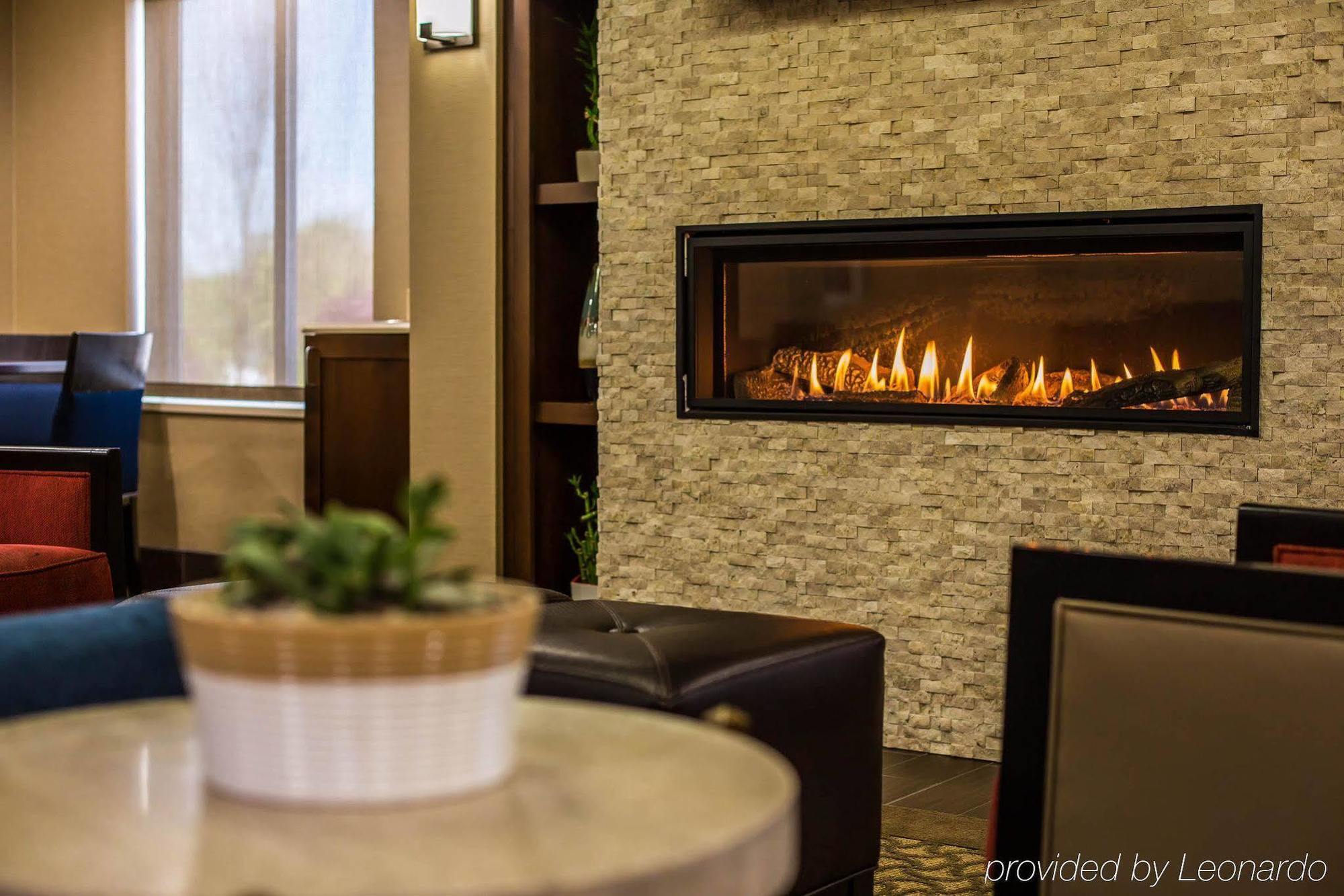 Comfort Inn Airport Манчестер Экстерьер фото