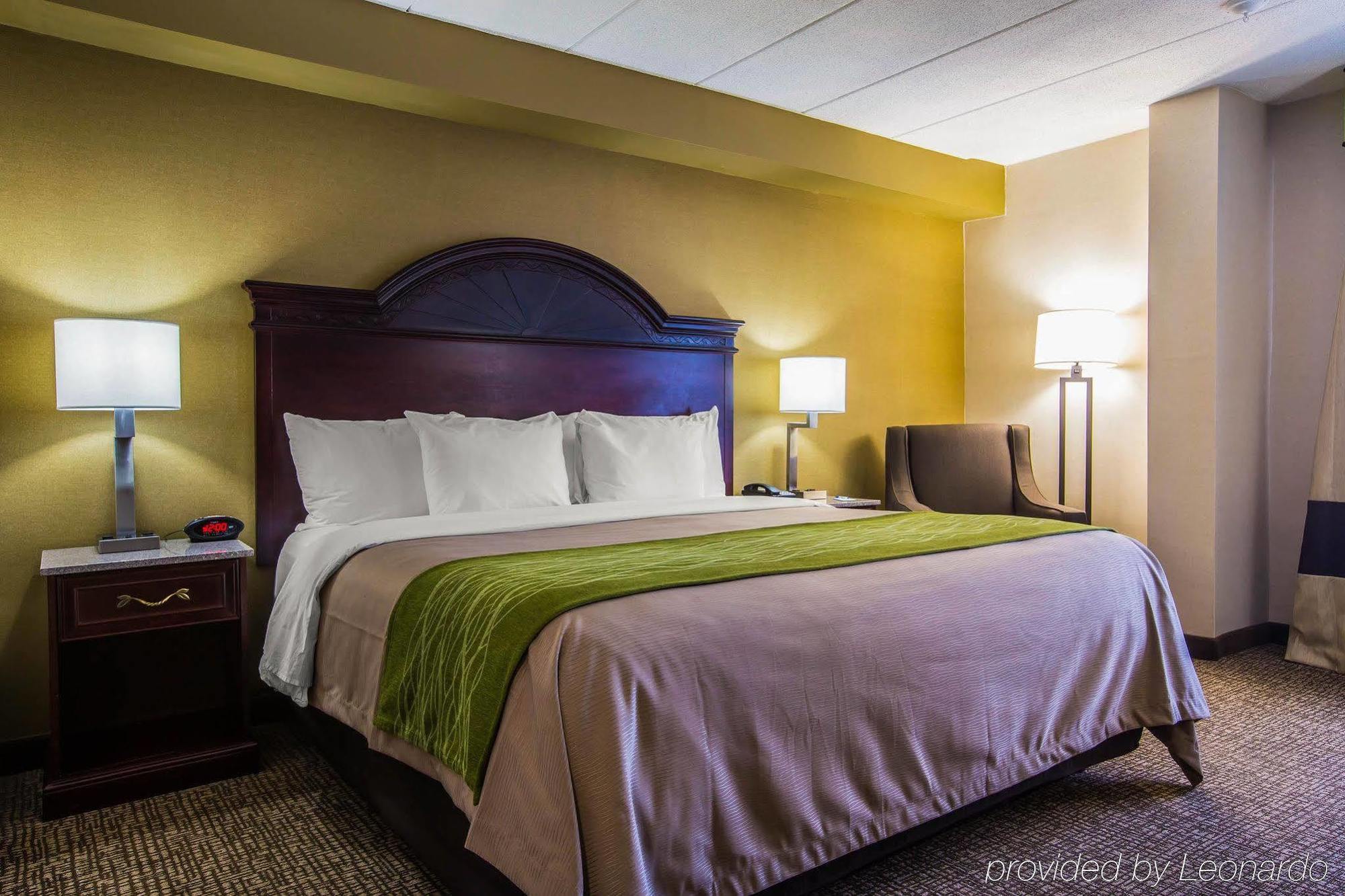 Comfort Inn Airport Манчестер Экстерьер фото