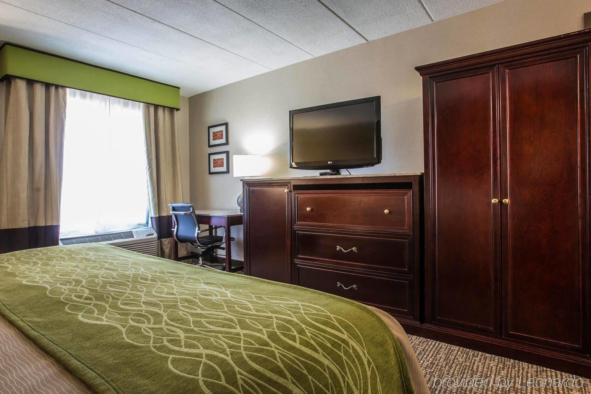 Comfort Inn Airport Манчестер Экстерьер фото