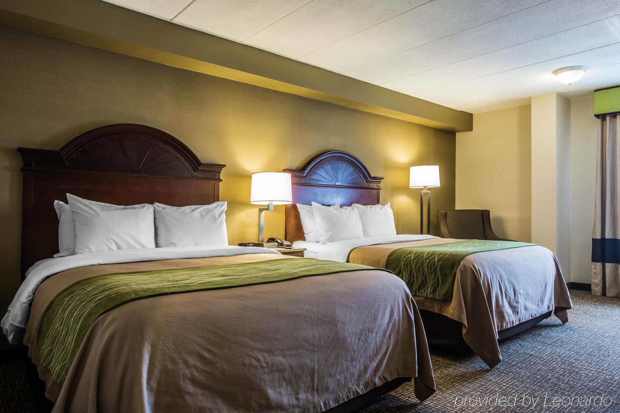 Comfort Inn Airport Манчестер Экстерьер фото